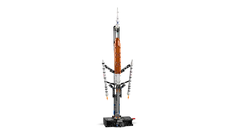 Lego: Technic - NASA Artemis Space Launch System Rocket - Image 4
